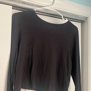 Black cropped long sleeve shirt